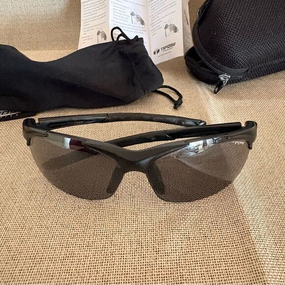 Tifosi Optics Other - Tifosi Veloce Sport Sunglasses Interchangeable Lenses Cycling Running Case